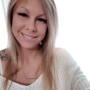 Meet your Posher, Dominique